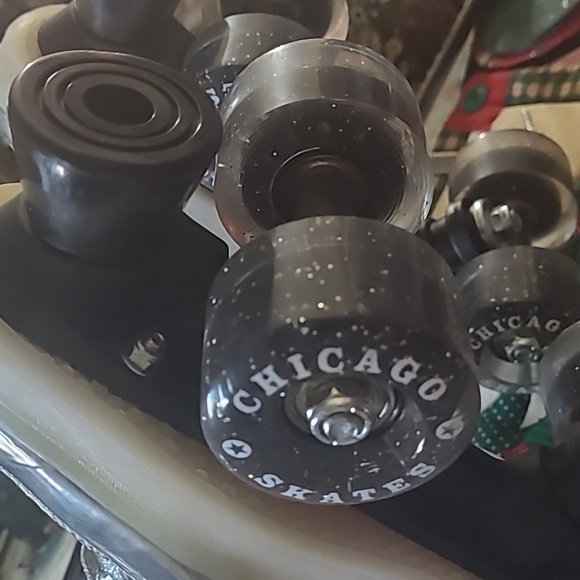 LIGHT-UP SKATES: Roll in style with the new Pulse Light-Up never used - Picture 4 of 7